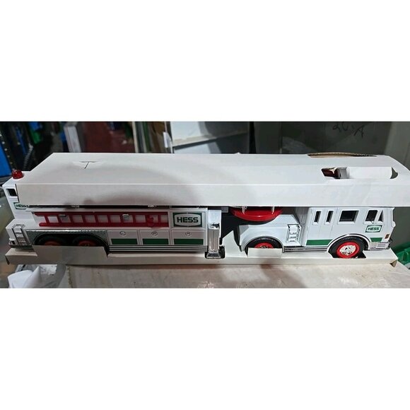 Open box  2000 Hess Toy Fire Truck In Box - Picture 3 of 7